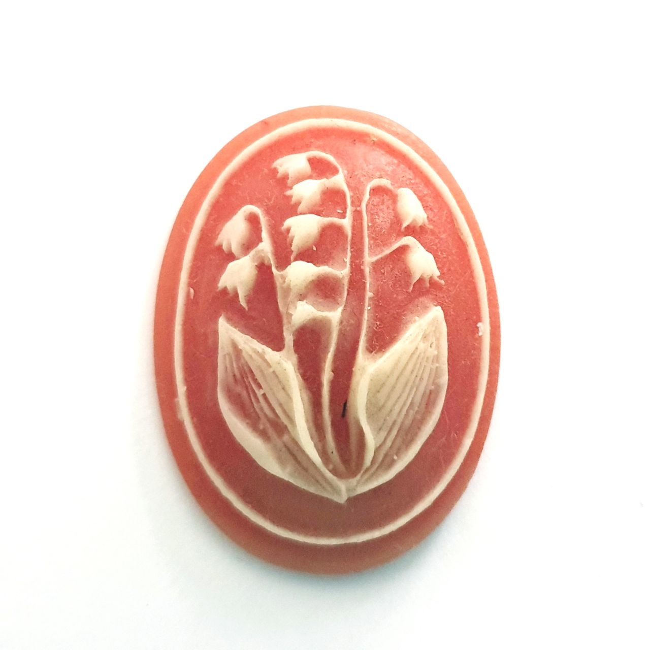 Cameo Plastic Oval 40x30mm Foxglove Carnelian and Ivory