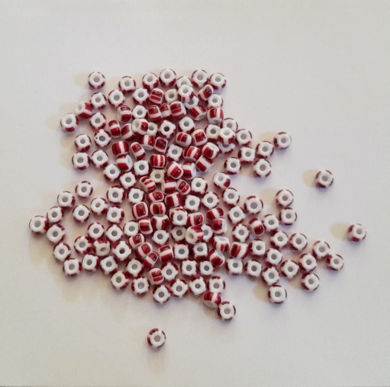 Czech Seed Beads 6 0 Stripe Red and Black on White | 4.5mm