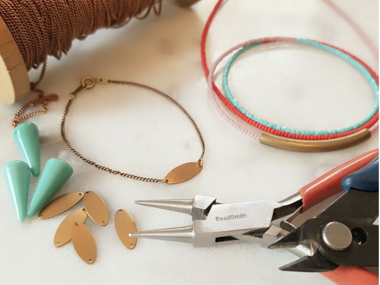 Smooth Connector Small Brass Concave 16x6mm