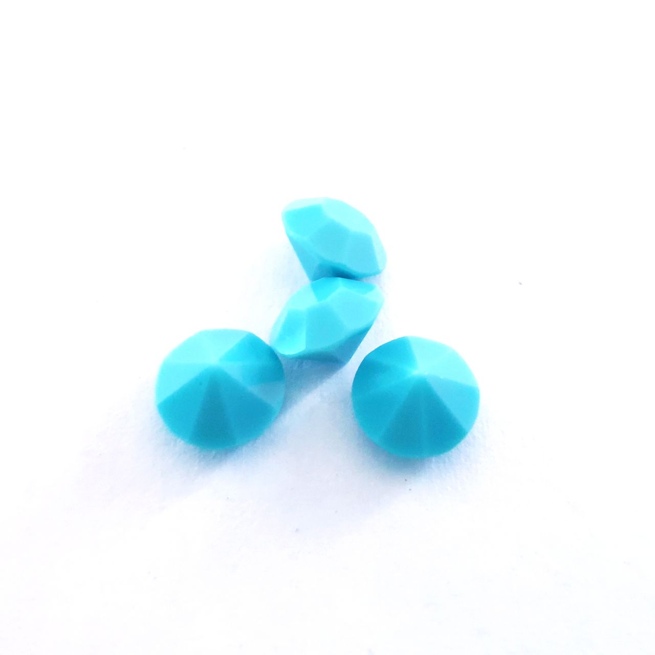 Pointed Back Swarovski Crystal Chaton Round Turquoise Opaque SS39 8mm