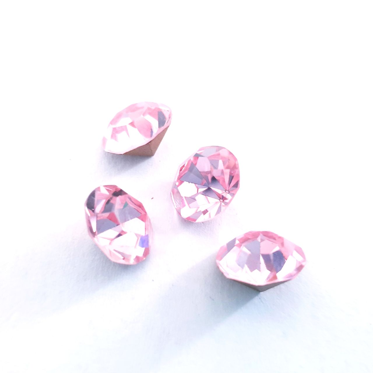 Pointed Back Swarovski Crystal Chaton Round Light Rose Gold Foiled Back SS45 10mm