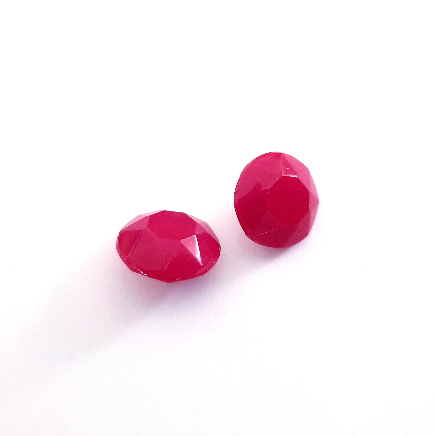 Pointed Back Glass Chaton Round Red Unfoiled SS48 11.5mm