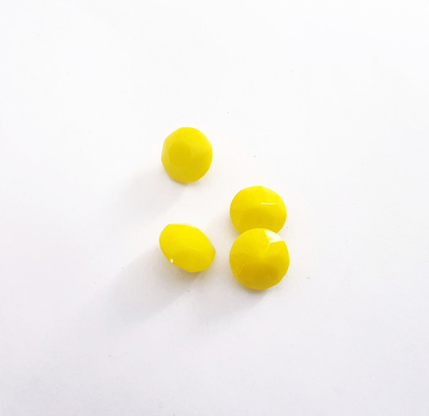 Pointed Back Glass Chaton Round Yellow Unfoiled SS48 11.5mm