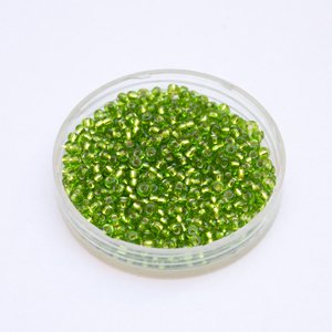 8 0 Czech Seed Bead Green - Lime Silverlined