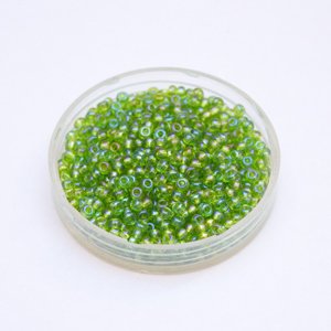 8 0 Czech Seed Bead Green - Lime AB