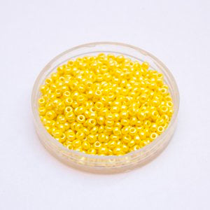 8 0 Czech Seed Bead Yellow Opaque Lustred