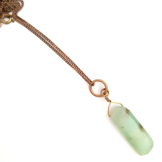 Femme Pendant Peruvian Opal Brass Fine Chain