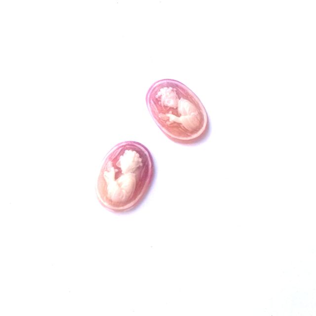 Cameo Plastic Oval 18x13mm Geisha Carnellian