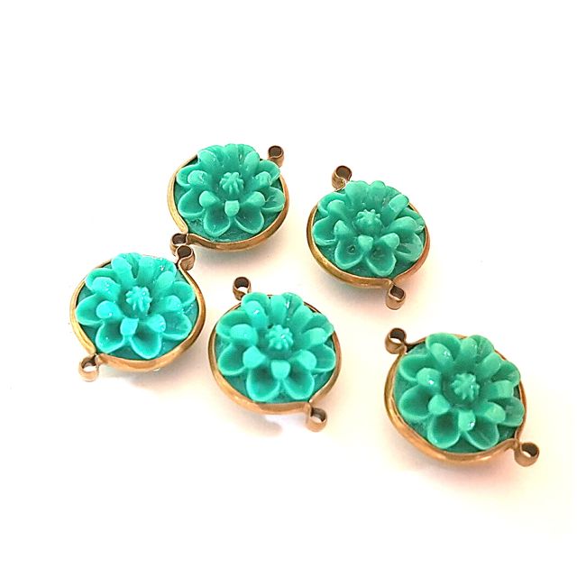 Lucite Connector Green Flower 14mm