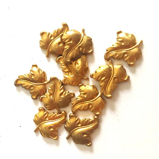 Leaf Small Right Brass Stamping 10mm