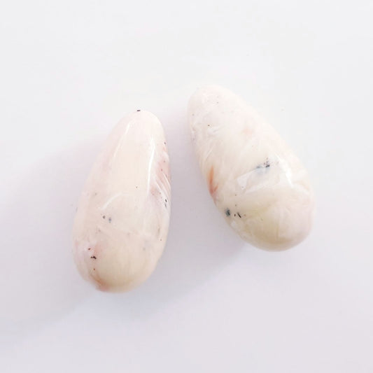 Lucite Pear Drop Marbled Ivory 30x15mm