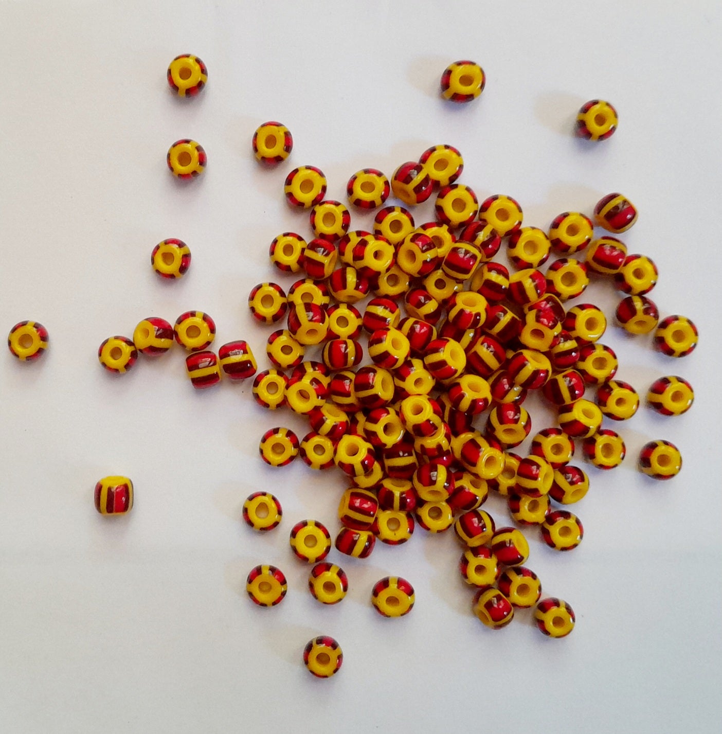 Czech Seed Beads 3/0 Striped Red Brown on Yellow | 5.5mm
