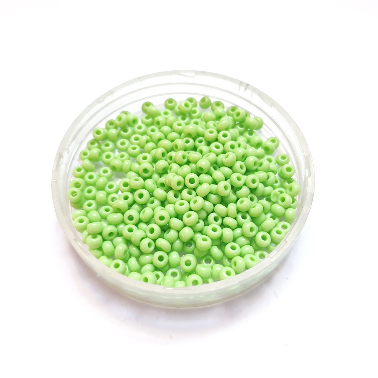 8 0 Czech Seed Bead Green - Lime Opaque
