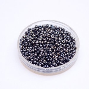 8 0 Czech Seed Bead Gunmetal Metallic