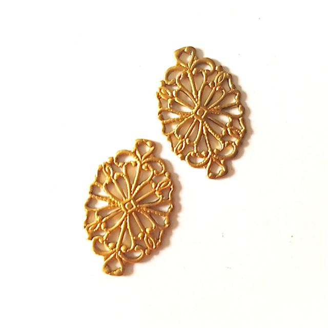 Filigree Brass Stamping Oval Connector Brass