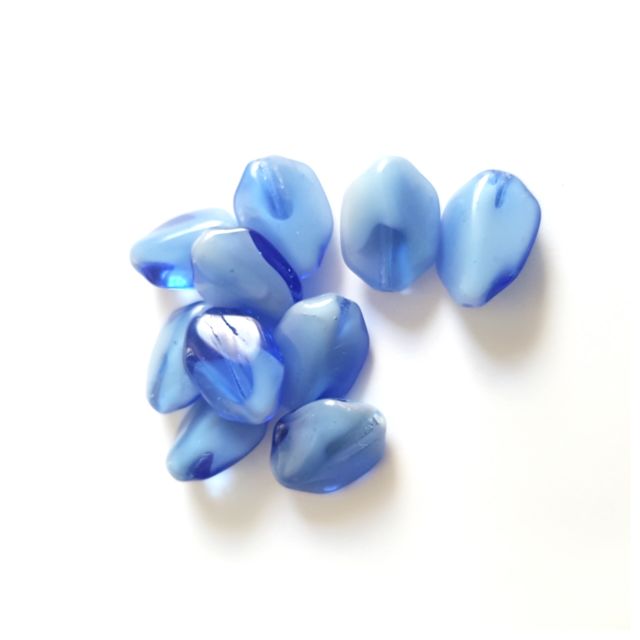 Shield 15x10mm Blue Mix Czech Glass Bead