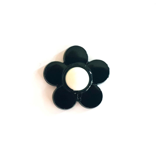 Flatback Daisy Lucite Black and White 28mm